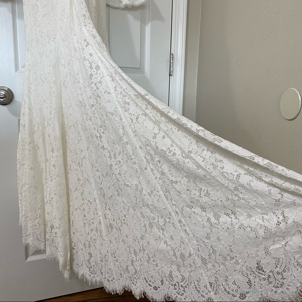 Wedding dress wedding gown lace detail long train - Picture 14 of 17